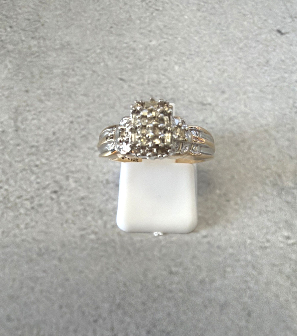 Vintage CM 10K Diamond Cluster Ring Size 7 #LP9